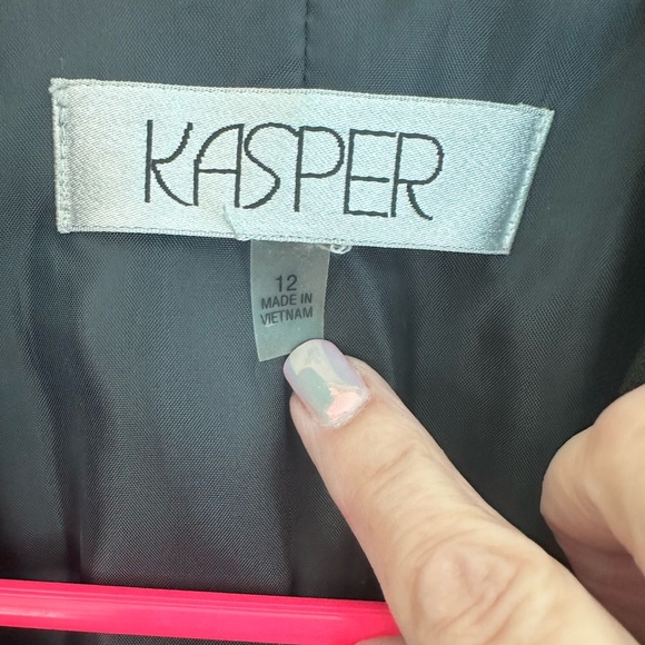 Kasper Black Lined Blazer - Nice Detailing Size 12 EUC - Picture 2 of 11